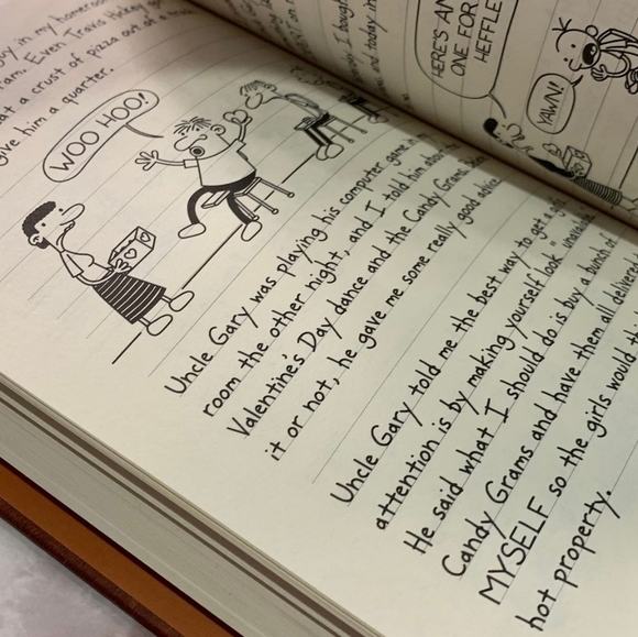 New dairy of a wimpy kid book 7 (The Third Wheel) - Picture 3 of 3